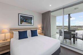 Oaks Adelaide Embassy Suites