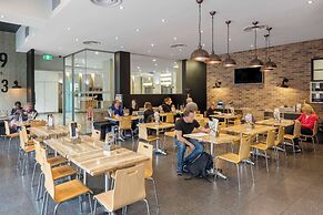 Oaks Adelaide Embassy Suites