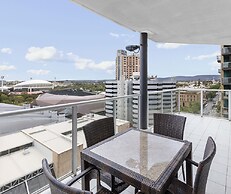 Oaks Adelaide Embassy Suites