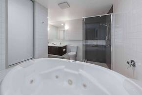 Oaks Adelaide Embassy Suites