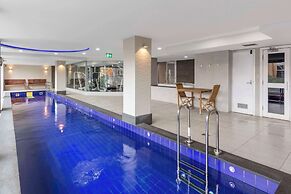 Oaks Adelaide Embassy Suites