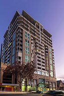 Oaks Adelaide Embassy Suites