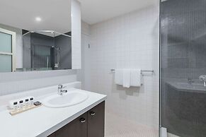 Oaks Adelaide Embassy Suites