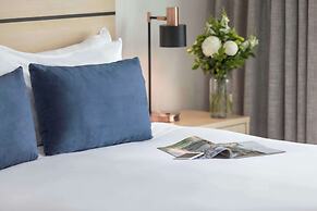 Oaks Adelaide Embassy Suites