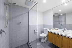 Oaks Adelaide Embassy Suites