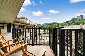 Gatlinburg Town Square