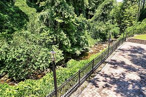 Gatlinburg Town Square