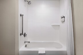 Holiday Inn Express And Suites Hagerstown by IHG