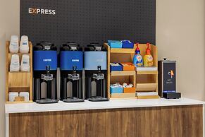 Holiday Inn Express And Suites Hagerstown by IHG