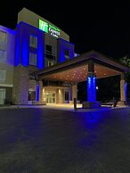 Holiday Inn Express & Suites Starkville by IHG
