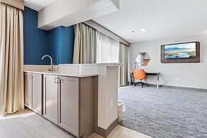 Holiday Inn Express & Suites Starkville by IHG