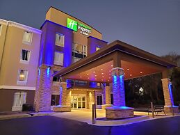 Holiday Inn Express & Suites Starkville by IHG