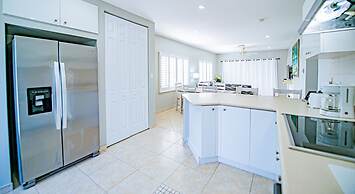 Seven Mile Beach Resort & Club