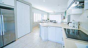 Seven Mile Beach Resort & Club