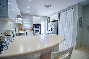 Seven Mile Beach Resort & Club