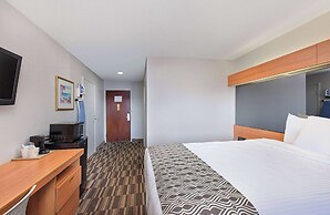 Microtel Inn & Suites by Wyndham Cordova/Memphis/By Wolfchas