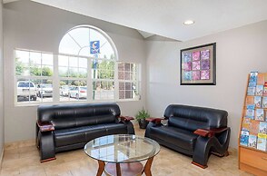 Microtel Inn & Suites by Wyndham Cordova/Memphis/By Wolfchas