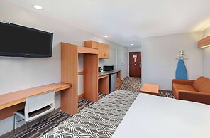 Microtel Inn & Suites by Wyndham Cordova/Memphis/By Wolfchas