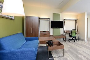 Holiday Inn Express & Suites Raleigh Durham Airport at RTP by IHG