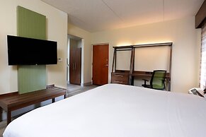 Holiday Inn Express & Suites Raleigh Durham Airport at RTP by IHG