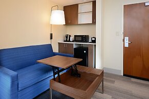 Holiday Inn Express & Suites Raleigh Durham Airport at RTP by IHG