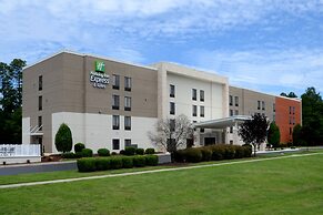 Holiday Inn Express & Suites Raleigh Durham Airport at RTP, an IHG Hot