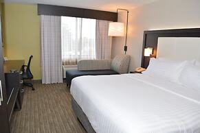 Holiday Inn Express & Suites Waterville - North, an IHG Hotel