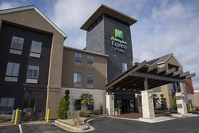 Holiday Inn Express & Suites Locust Grove by IHG