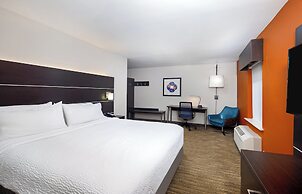 Holiday Inn Express & Suites Locust Grove by IHG