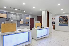 Holiday Inn Express & Suites Locust Grove by IHG