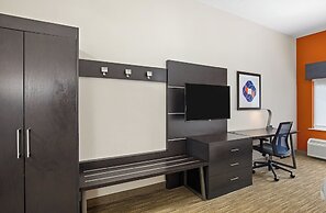 Holiday Inn Express & Suites Locust Grove by IHG