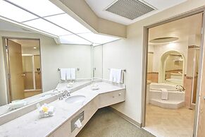 Holiday Inn Convention Center by IHG