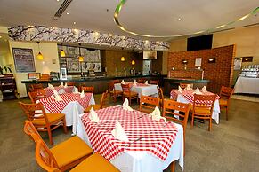 Holiday Inn Convention Center by IHG