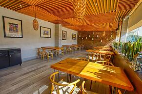 Holiday Inn Convention Center by IHG