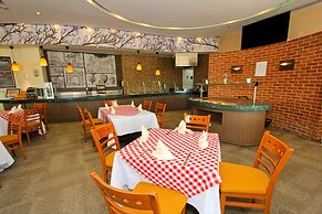 Holiday Inn Convention Center by IHG