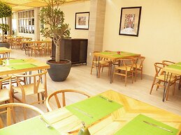 Holiday Inn Convention Center by IHG