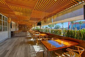 Holiday Inn Convention Center by IHG