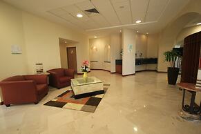 Holiday Inn Convention Center by IHG