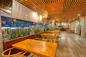 Holiday Inn Convention Center by IHG