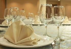 Holiday Inn Convention Center by IHG