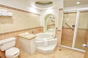 Holiday Inn Convention Center by IHG