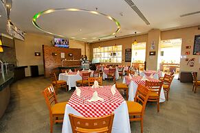 Holiday Inn Convention Center by IHG