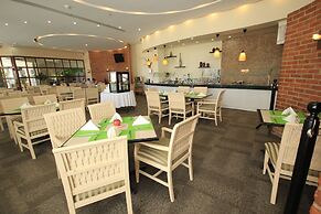 Holiday Inn Convention Center by IHG