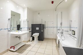 Holiday Inn Cardiff City Centre by IHG