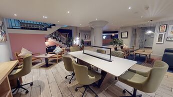 Holiday Inn Cardiff City Centre by IHG