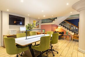 Holiday Inn Cardiff City Centre by IHG