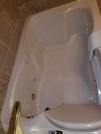 Cedar Park Whirlpool Suites