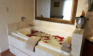 Cedar Park Whirlpool Suites