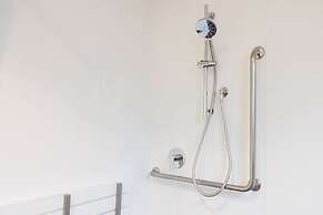 Bk's Pohutukawa Lodge