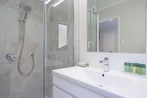 Bk's Pohutukawa Lodge